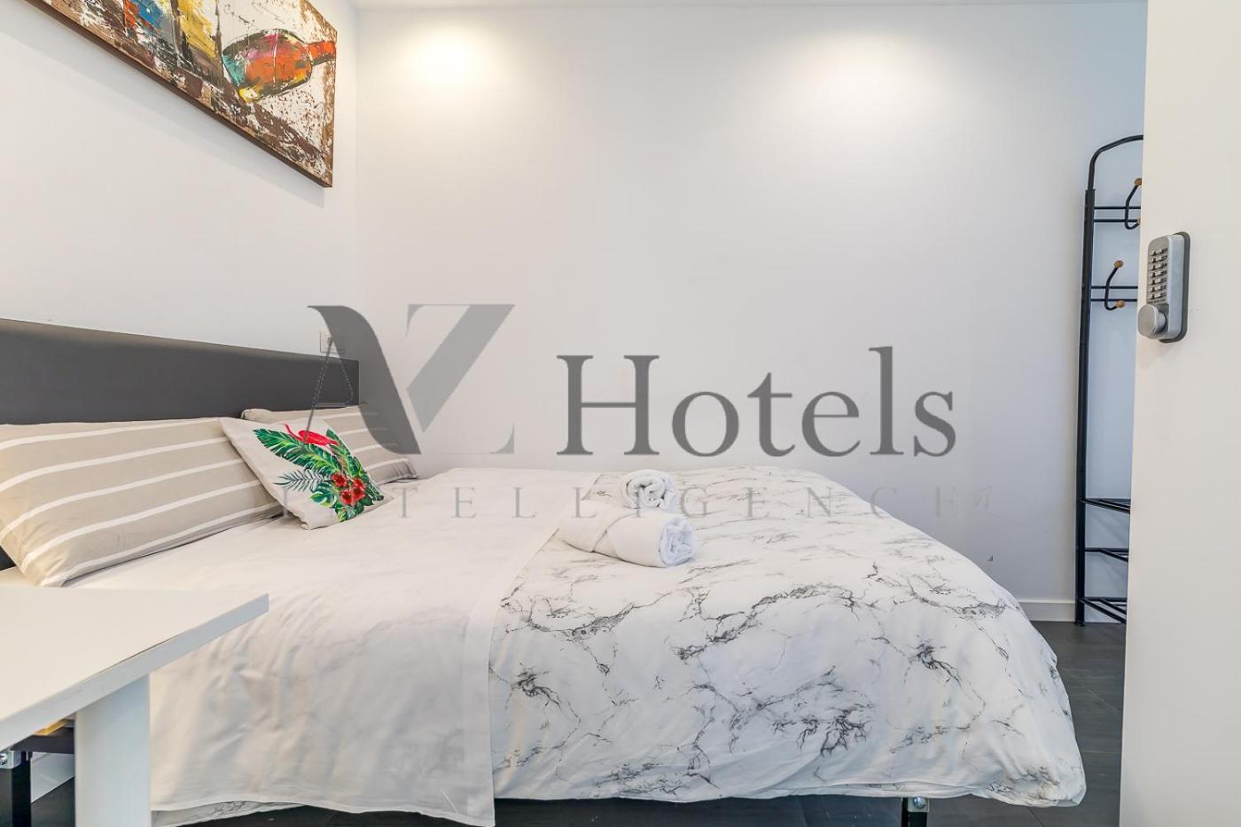 Ayz Ulises - Auto Check-In Property Madrid Dış mekan fotoğraf