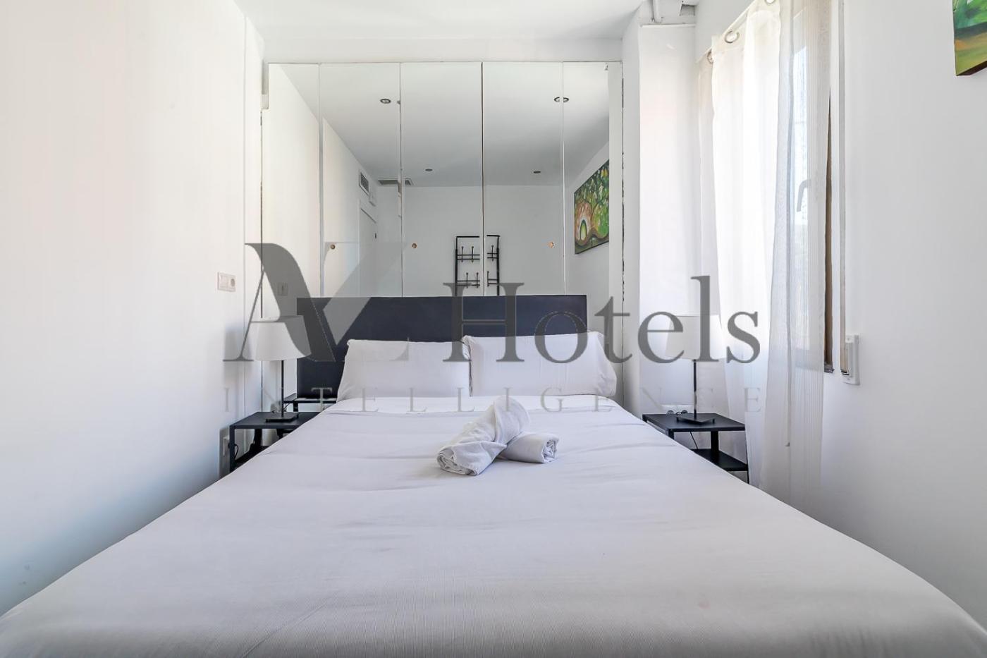 Ayz Ulises - Auto Check-In Property Madrid Dış mekan fotoğraf
